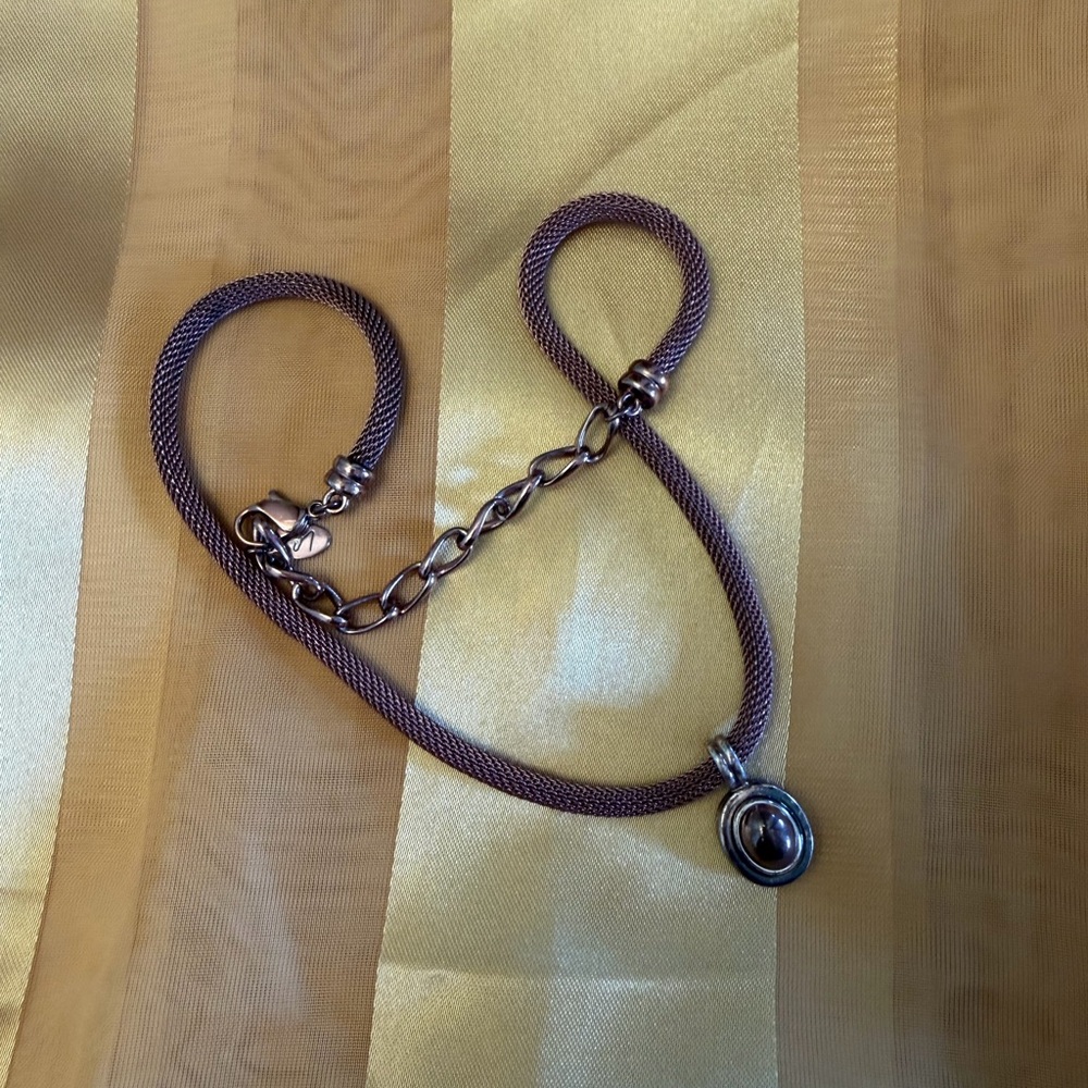 Elegant Silver Necklace with Pendant